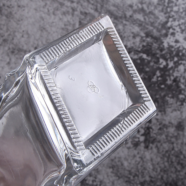High-End Transparent 750ml Luxury Glass Bottle