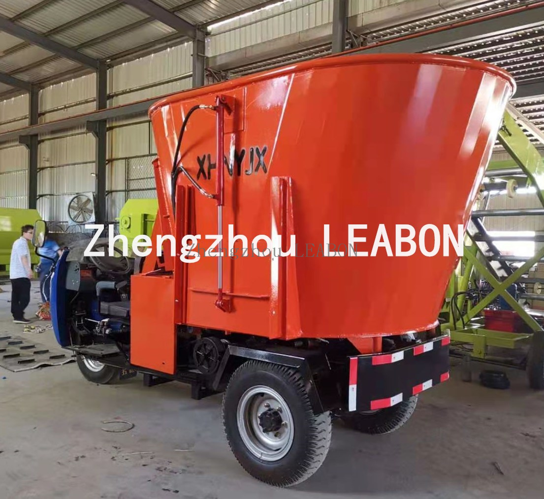 Farm Agricultural Livestock Feed Mixer Tractor TMR Wagon Cattle Cow Animal Food Mixer
