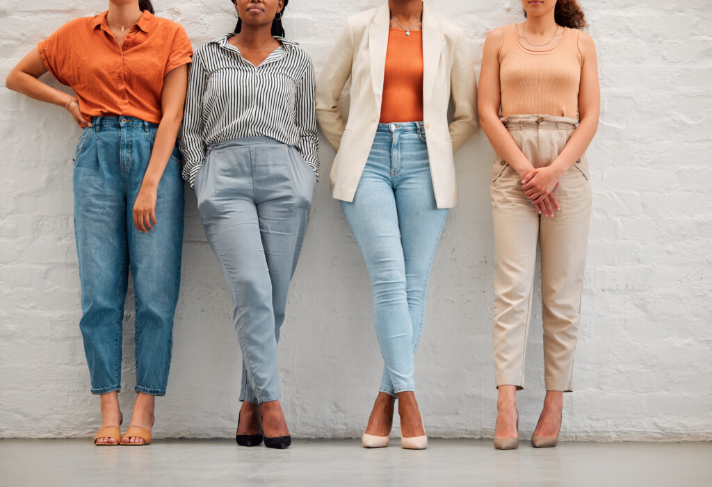 pantaloni dalla vestibilit&agrave; dritta