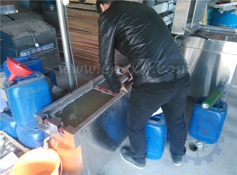 Machine de nettoyage de rouleau d'anilox d'impression d'onde ultrasonique