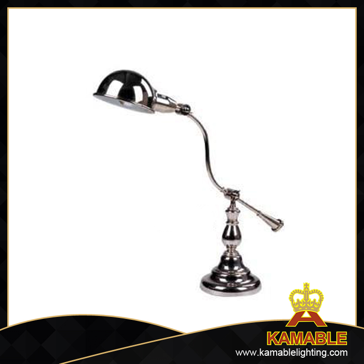 Красивый серебряный декоративный изогнутый настольный светильник (MT4050)