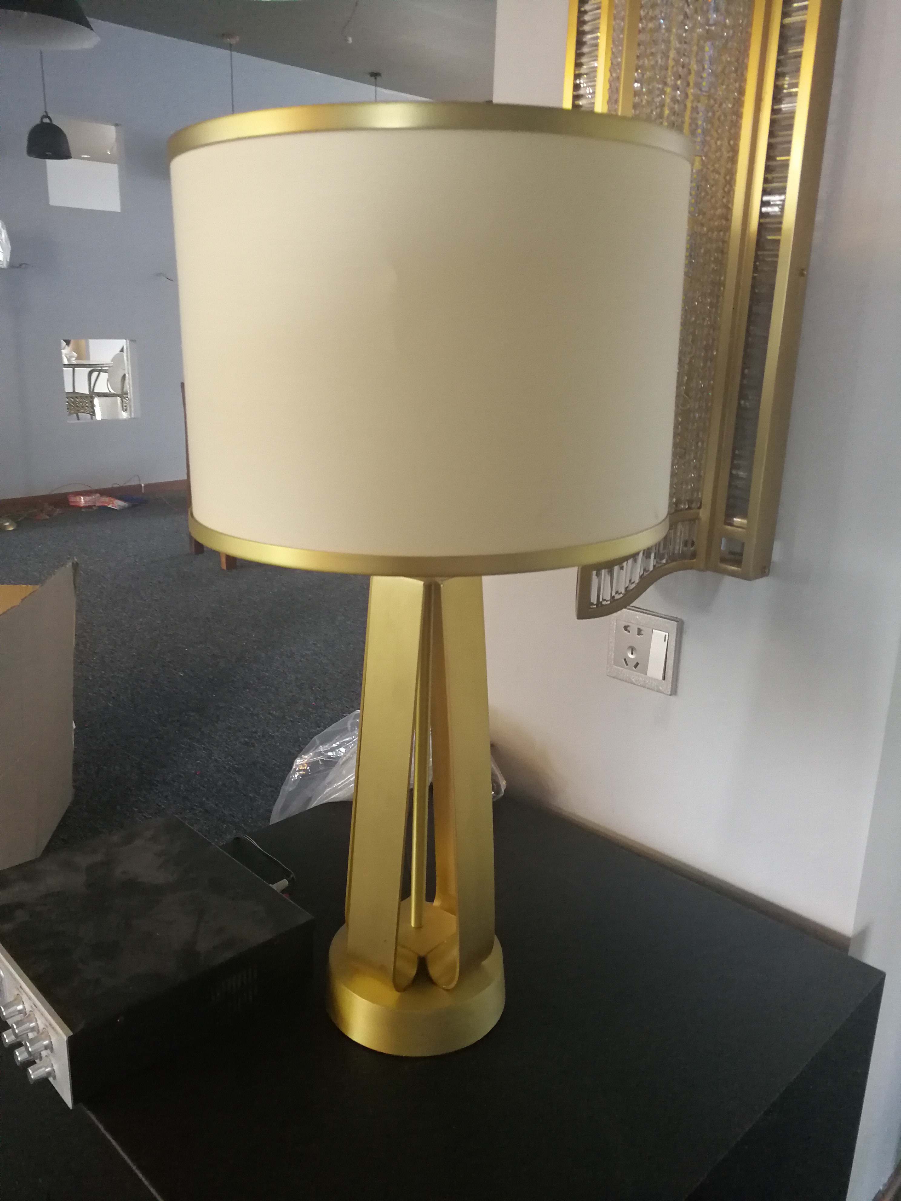 Lámpara de vector moderna del metal de la nueva del diseño cortina de interior de la tela para el hotel (KT06121)