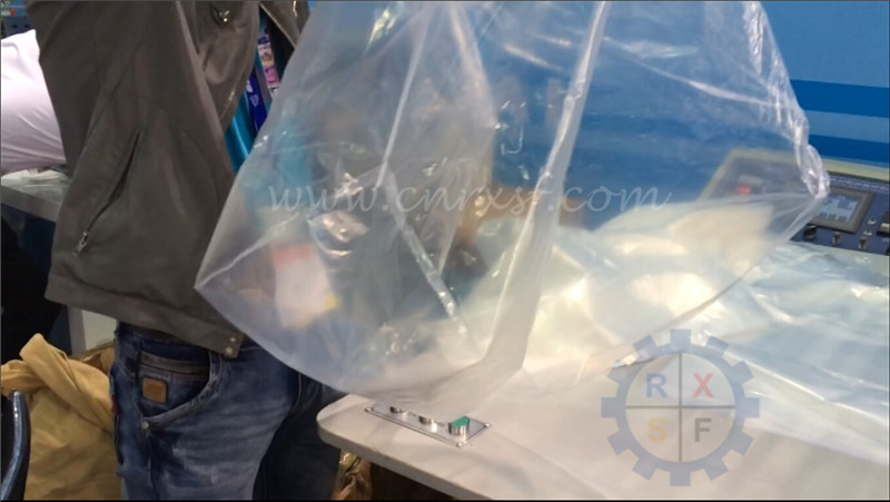 Sac inférieur carré semi-automatique faisant la machine