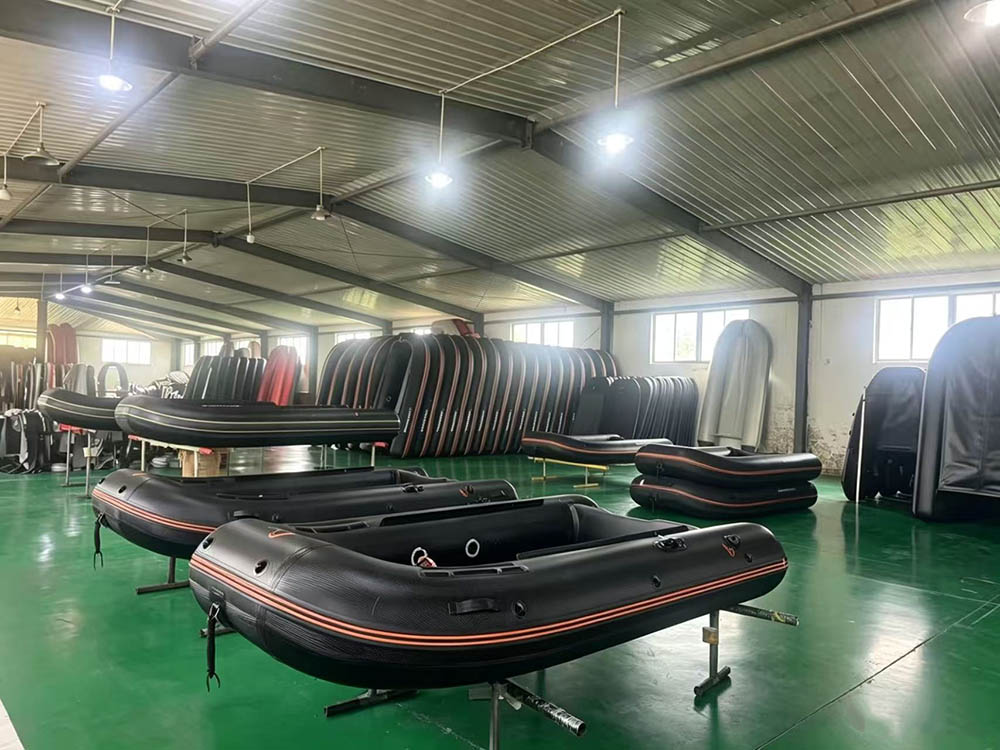 Bateaux RIB en aluminium et bateaux RIB en fibre de verre
