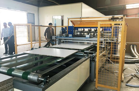 A placa de papel sai.jpg