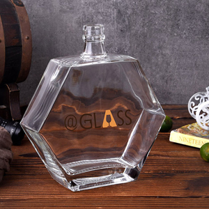 Hexagon Shape Glass Bottle with Guala Cap Finish