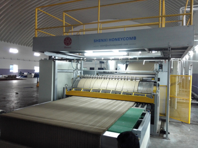 Máquina de núcleo de favo de mel sem fim automática cheia